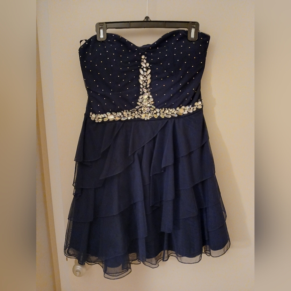 Juniors Strapless Formal Dress - Picture 1 of 4